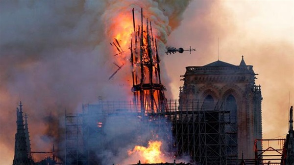  الداخلية الفرنسية تسيطر على حريق كاتدرائية نوتردام دون تحديد حجم الخسائر