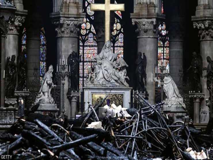   نيويورك تايمز: معجزة الوقت أنقذت تماثيل الرسل الستة العشر من الحريق