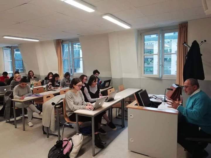   أستاذ بجامعة الأزهر يلقي محاضرة حول الحوار الإسلامي المسيحي في جامعة السوربون بباريس