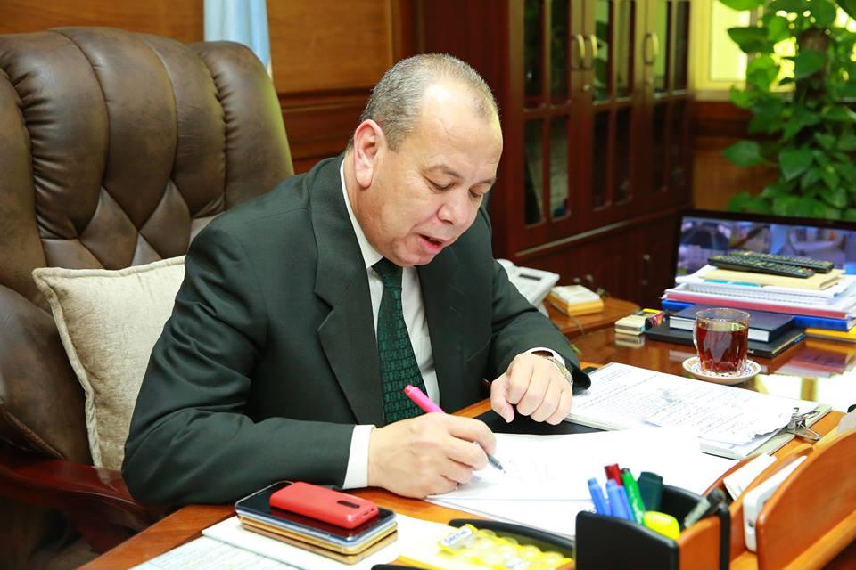   محافظ كفرالشيخ يصدر قراراً بتشكيل لجنة لتلقى طلبات حاجزى حق الانتفاع لمقابر المرحلة الثالثة بالعاصمة 