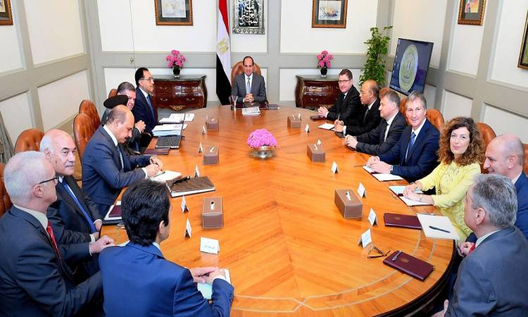   بسام راضى: الرئيس السيسى يؤكد عزم مصر على تطوير قطاع الغزل والنسيج