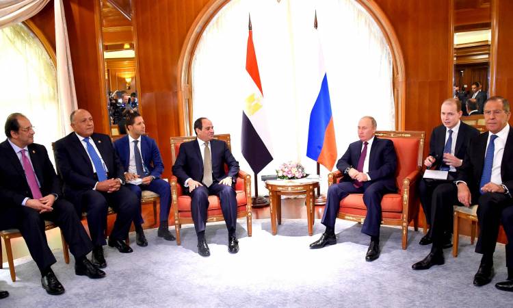   الرئيس السيسى يلتقى نظيره الروسى فى العاصمة بكين