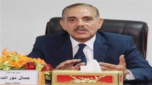   محافظ أسيوط يرسل برقية تهنئة للرئيس بمناسبة الذكرى 37 لتحرير سيناء ويهنئ الشعب المصرى