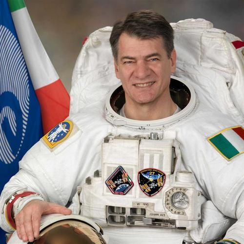   رائد الفضاء الإيطالى «باولو نيسبولى» في «أكاديمية البحث العلمي»