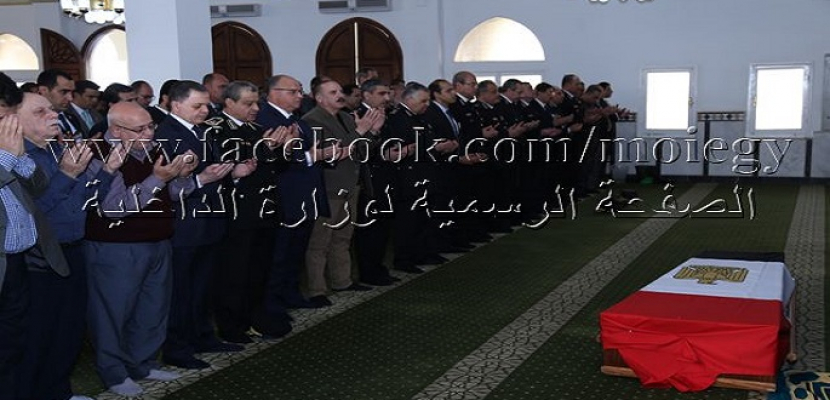   بالصور| وزير الداخلية يتقدم مشيعي الجنازة العسكرية للنقيب ماجد عبد الرازق