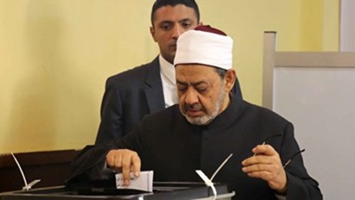   شيخ الأزهر يدلي بصوته في الاستفتاء على التعديلات الدستورية بمصر الجديدة