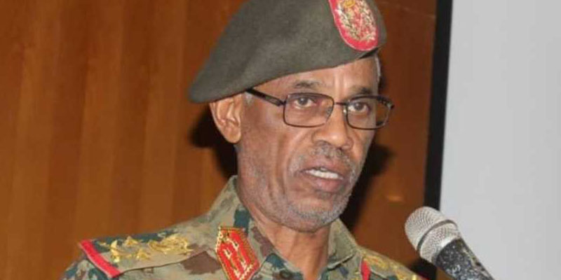   رئيس المجلس العسكري الانتقالي في السودان يعلن استقالته
