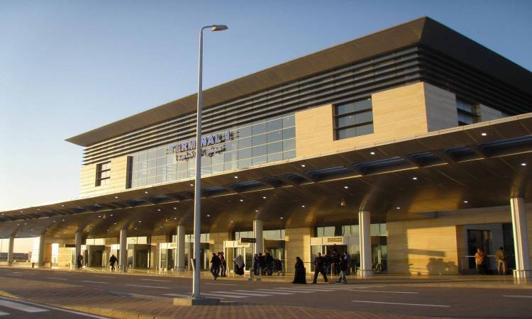   جمارك مطار برج العرب تحبط محاولة تهريب عملات للخارج
