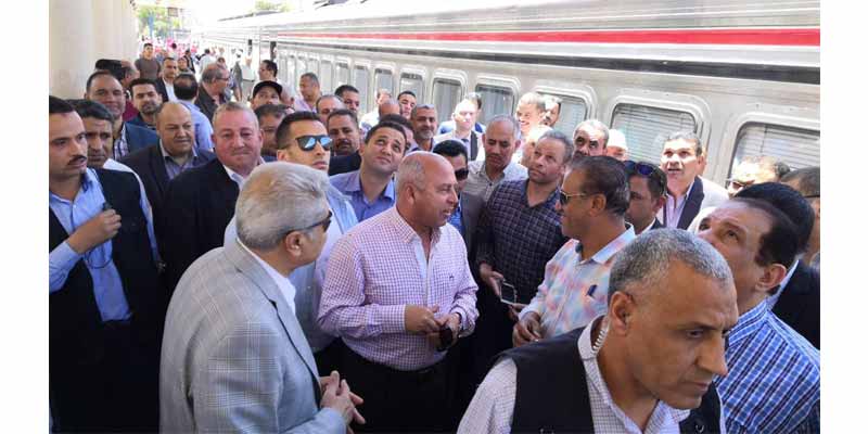   وزير النقل ومحافظ المنيا يتفقدان محطة السكة الحديد