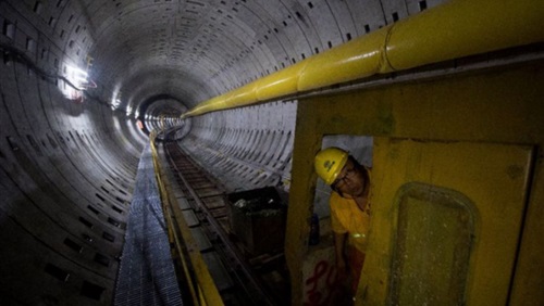   مصرع 3 أشخاص وفقدان 2 في انهيار نفق مترو شرقي الصين