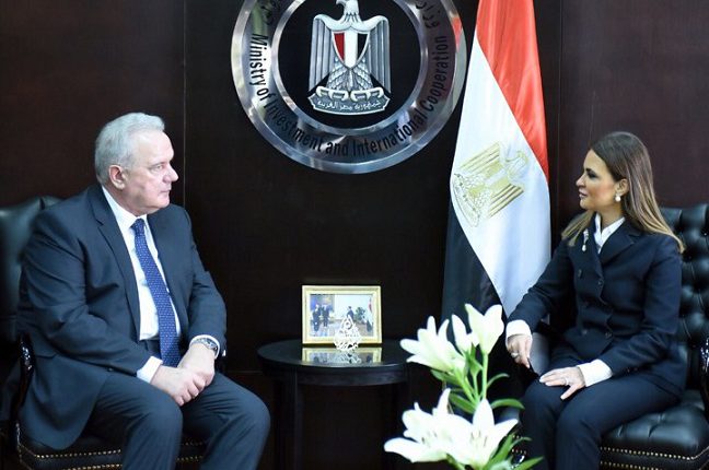   المفوض الأوروبي للتنمية: نتطلع إلى تكثيف التعاون مع مصر لدورها الإقليمي ونجاح برنامج الإصلاح الاقتصادي