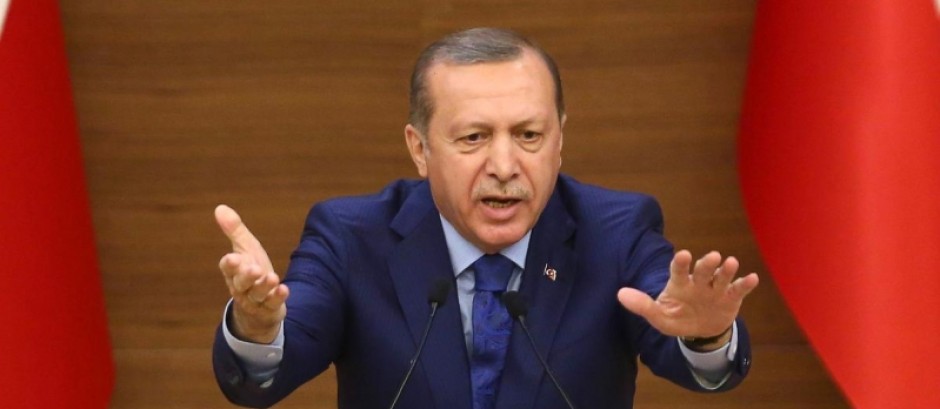   صحيفة يونانية زارت تركيا وعادت تؤكد: الدكتاتور يسقط قريبا