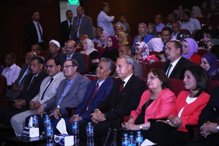   محافظ قنا يشهد احتفالية مدارس النيل بقصر ثقافة قنا