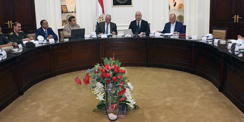   وزير الإسكان ومحافظا القاهرة والجيزة يتابعون خطط مشروعات تطوير المناطق الأثرية 