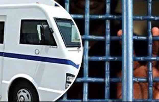   «أمن الجيزة» يضبط المتهمين بسرقة 12 مليونا و490 ألف جنيه من سيارة نقل أموال بالشيخ زايد