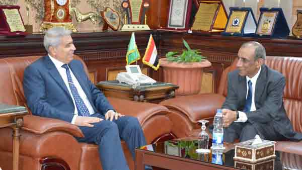   السفير الهندي يزور المنيا ويشيد بالاستقرار السياسي والامني في مصر