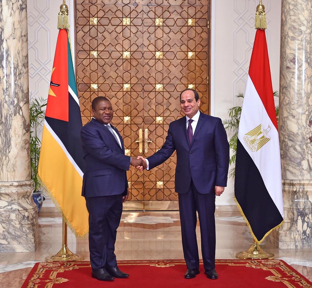   رئيس موزمبيق يغادر القاهرة بعد زيارة رسمية استغرقت يومين