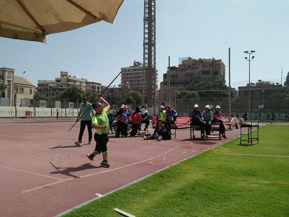   مياه دمياط تكرم موظف من ذوي الإحتياجات الخاصة بعد حصوله على بطولة كأس مصر في الرمح ودفع الجلة