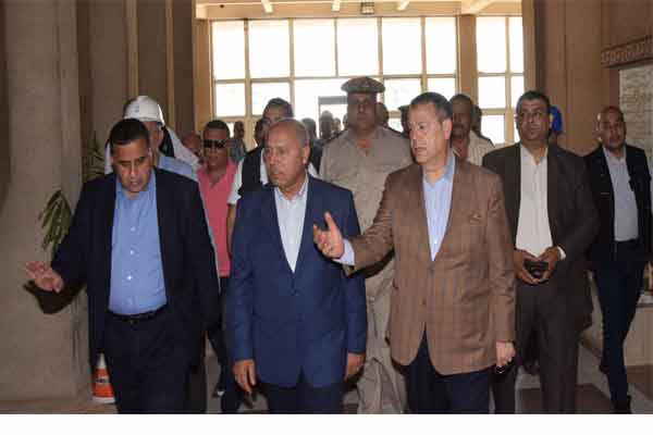   محافظ بنى سويف يستقبل وزير النقل بورش السكة الحديد بكوم أبوراضي