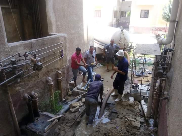   بالصور|| إصلاح «كسر المياه» في مساكن السبع آبار الغربية وصيانة عدد من المواسير