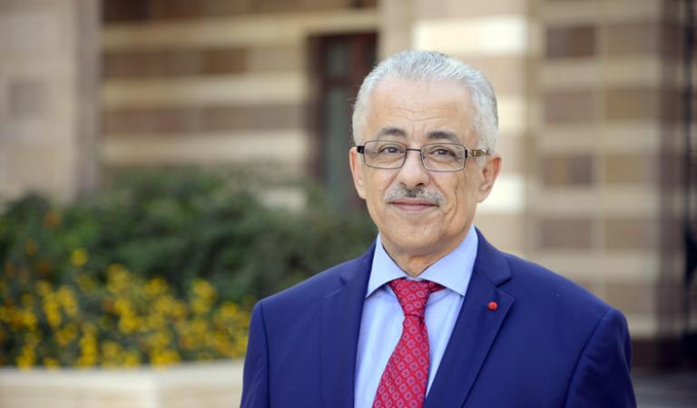   وزير التعليم يصدر قرار للإعفاءات المقررة لأبناء وأسر الشهداء