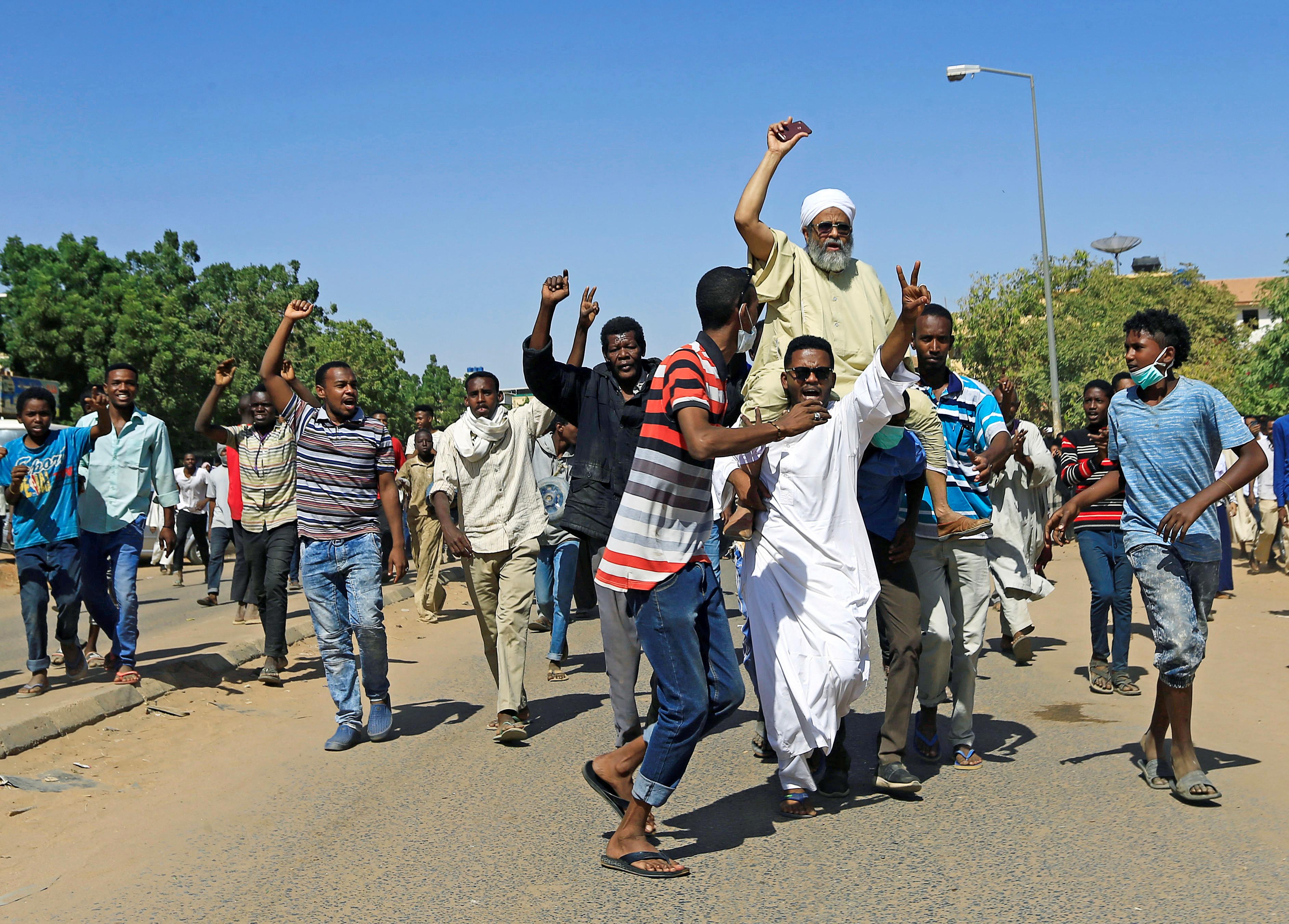   الاتحاد الأوروبى يحث على الهدوء في السودان ويدعو إلى تحول ديمقراطى