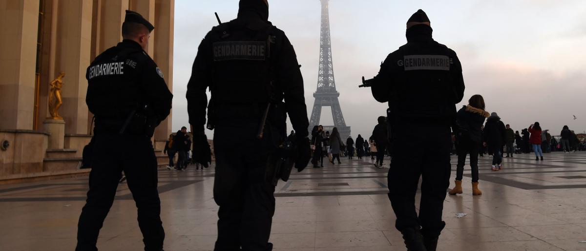   تفكيك خلية إرهابية خططت لاستهداف مساجد في فرنسا