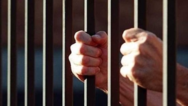     حبس طالب ثانوي بعد تسببه في وفاة شخصين ببني سويف