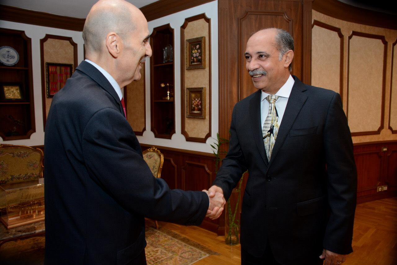   وزير الطيران المدني يلتقي سفير دولة جورجيا لدى جمهورية مصر العربية 
