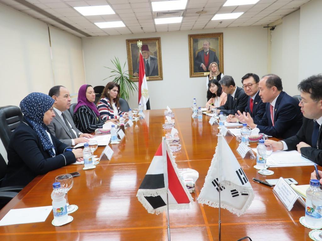   «نصار» يبحث مع سفير اليابان بالقاهرة مستقبل التعاون الاقتصادي والتجاري بين البلدين