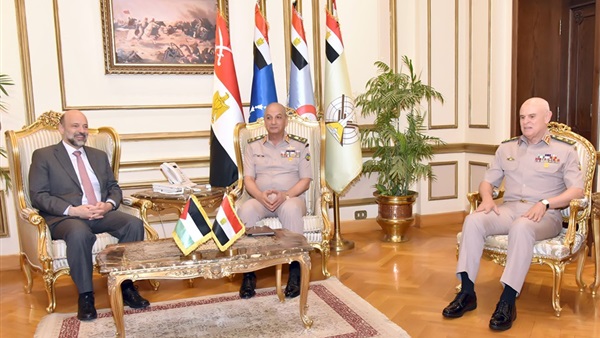   رئيس وزراء المملكة الأردنية الهاشمية يشيد بدور القوات المسلحة المصرية فى مكافحة الإرهاب