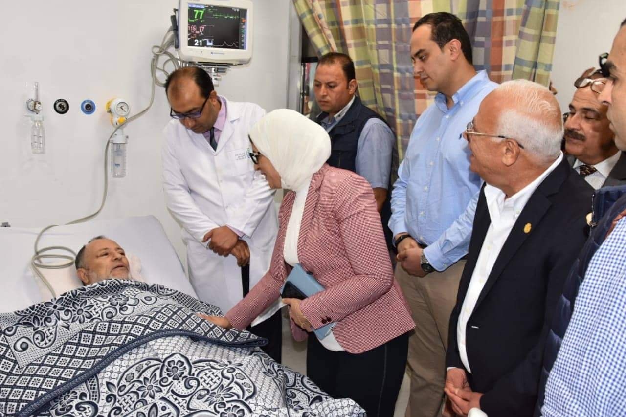   بالصور| وزيرة الصحة ومحافظ بورسعيد يتبعان التشغيل التجريبي لمنظومة التأمين الصحي الشامل بمستشفى النصر