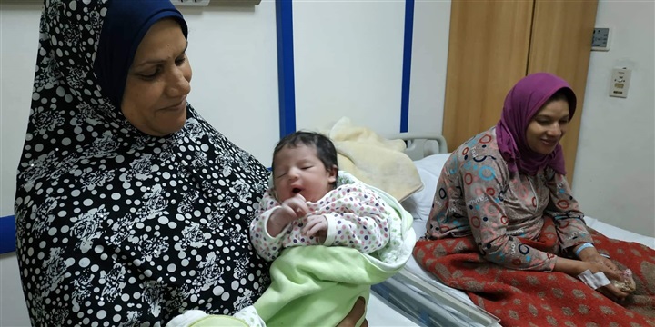   «جومانة» أول مولودة في منظومة التأمين الصحي الشامل ببورسعيد| صور