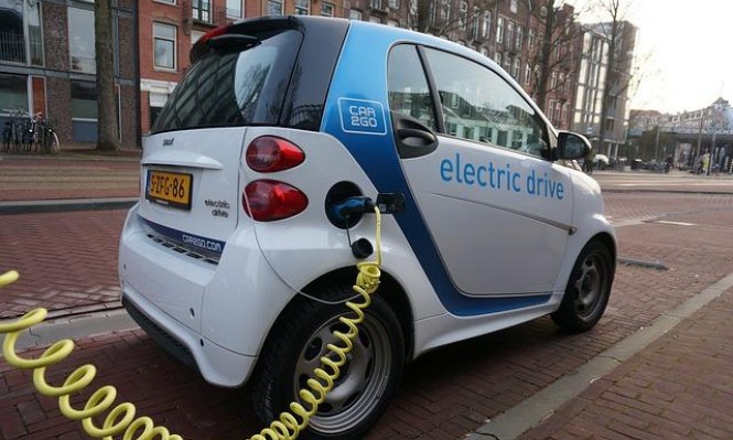   قانون يلزم السيارات الكهربائية أن تتخلى عن صمتها وتصدر ضجيجا