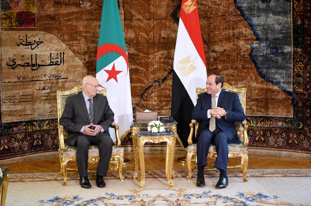   الرئيس السيسى يستقبل رئيس الجمهورية الجزائرية