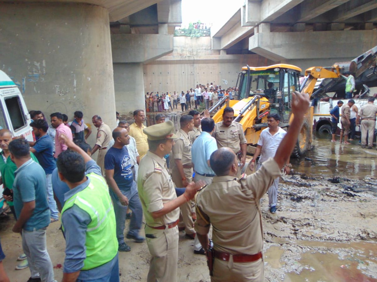   مصرع 29 شخصًا فى سقوط حافلة ركاب بالهند