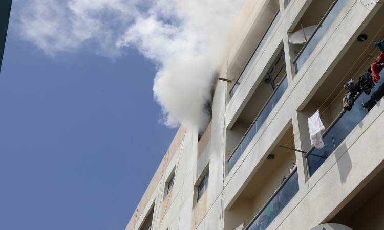   السيطرة على حريق داخل شقة سكنية فى الموسكى دون إصابات