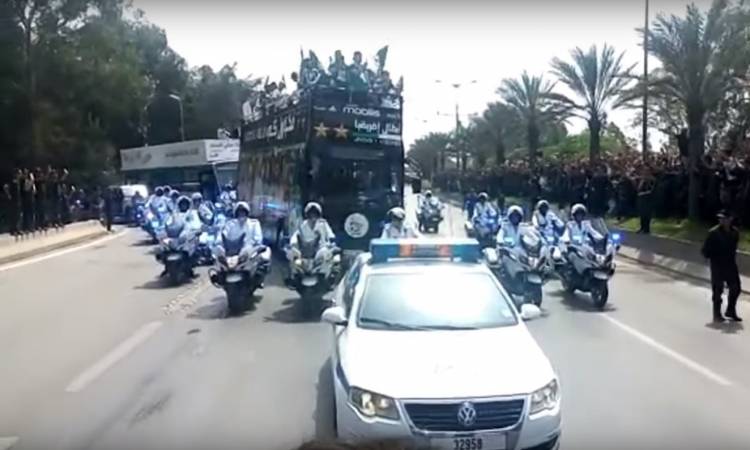   شاهد|| موكب منتخب الجزائر يطوف شوارع العاصمة احتفالا ببطولة أمم أفريقيا 2019