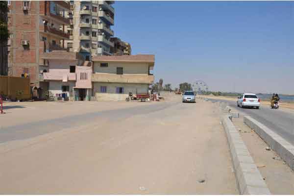   محافظ بني سويف إزالة مبنى يعوق أعمال تطوير كورنيش النيل وتم تعويض الملاك والسكان