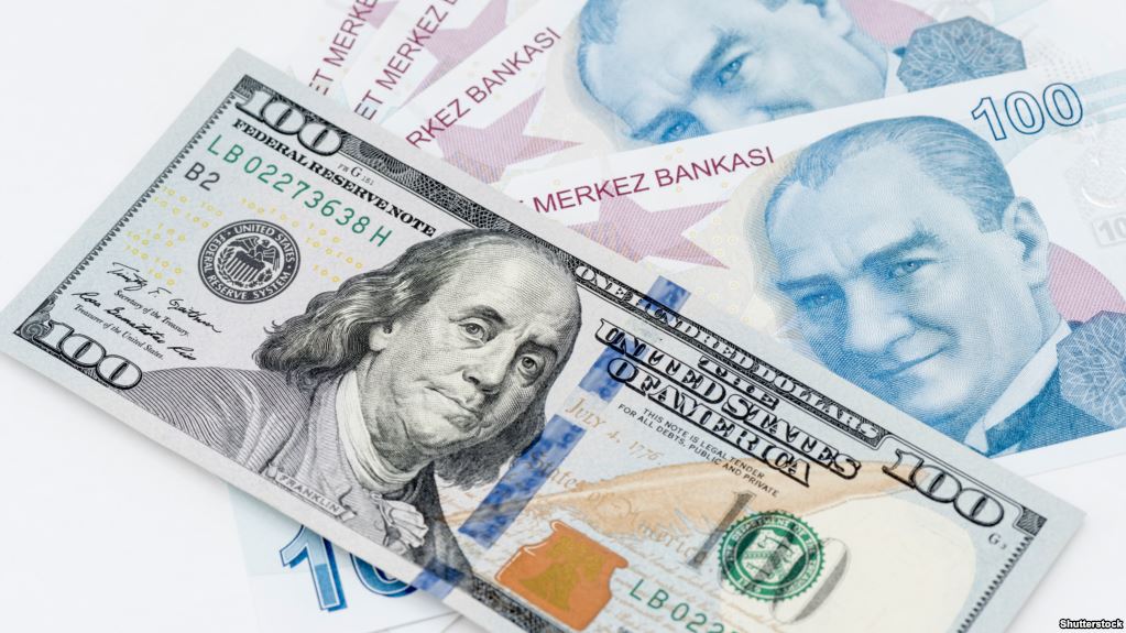   بسبب التوترات في سوريا.. الليرة التركية تتراجع أمام الدولار