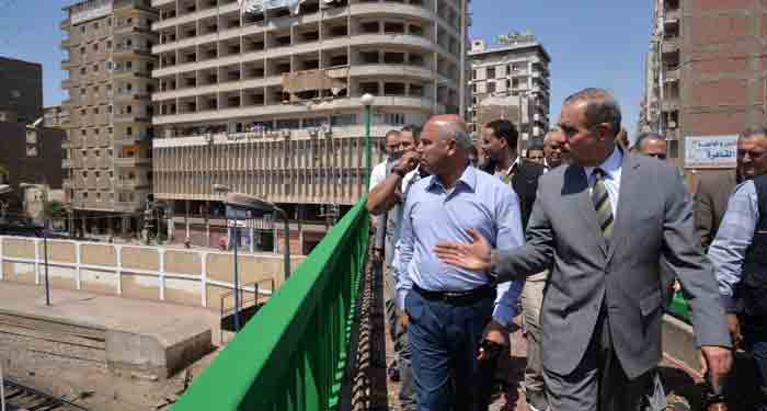    بالصور|| وزير النقل يستهل زيارته لمحافظة أسيوط بإفتتاح المرحلة الثانية من كوبرى مشاة الهلالي