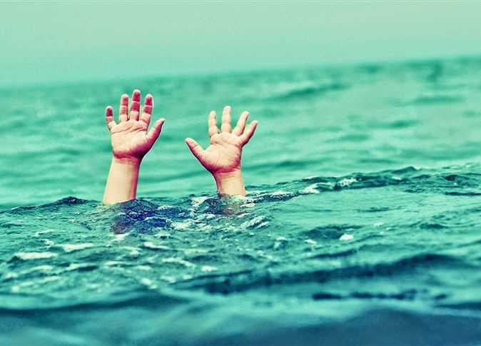   عاجل|| وصول شرطة الإنقاذ النهري لانتشال جثة شاب ألقى بنفسه في ترعة الإسماعيلية بالتل الكبير