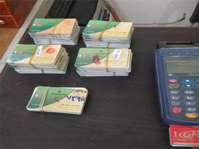   صدق أو لا تصدق: ضبط ٢٠٥ بطاقة تموين وماكينة صرف خبز مع تاجر «روبابيكيا»