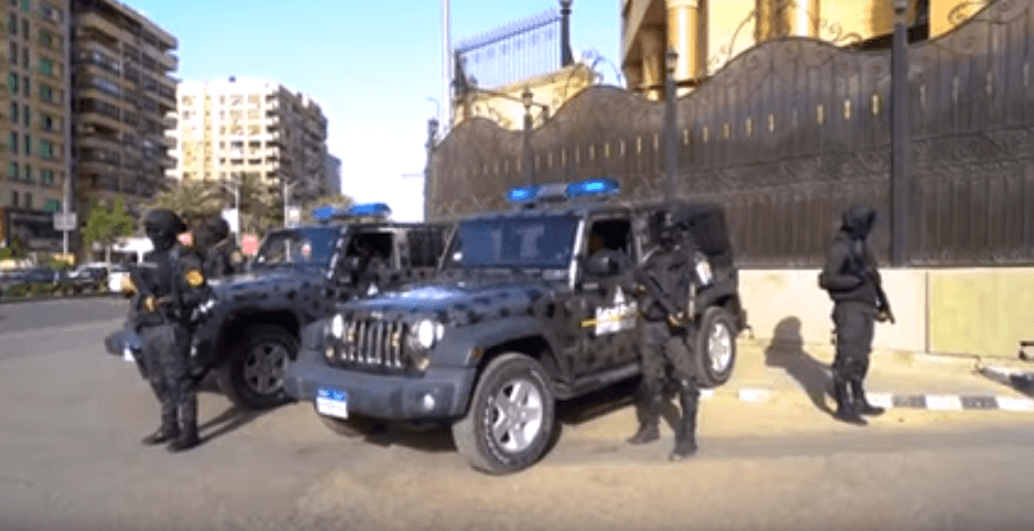   انتشار مكثف لرجال الأمن بالقاهرة والجيزة لتأمين احتفالات عيد الاضحى (صور)