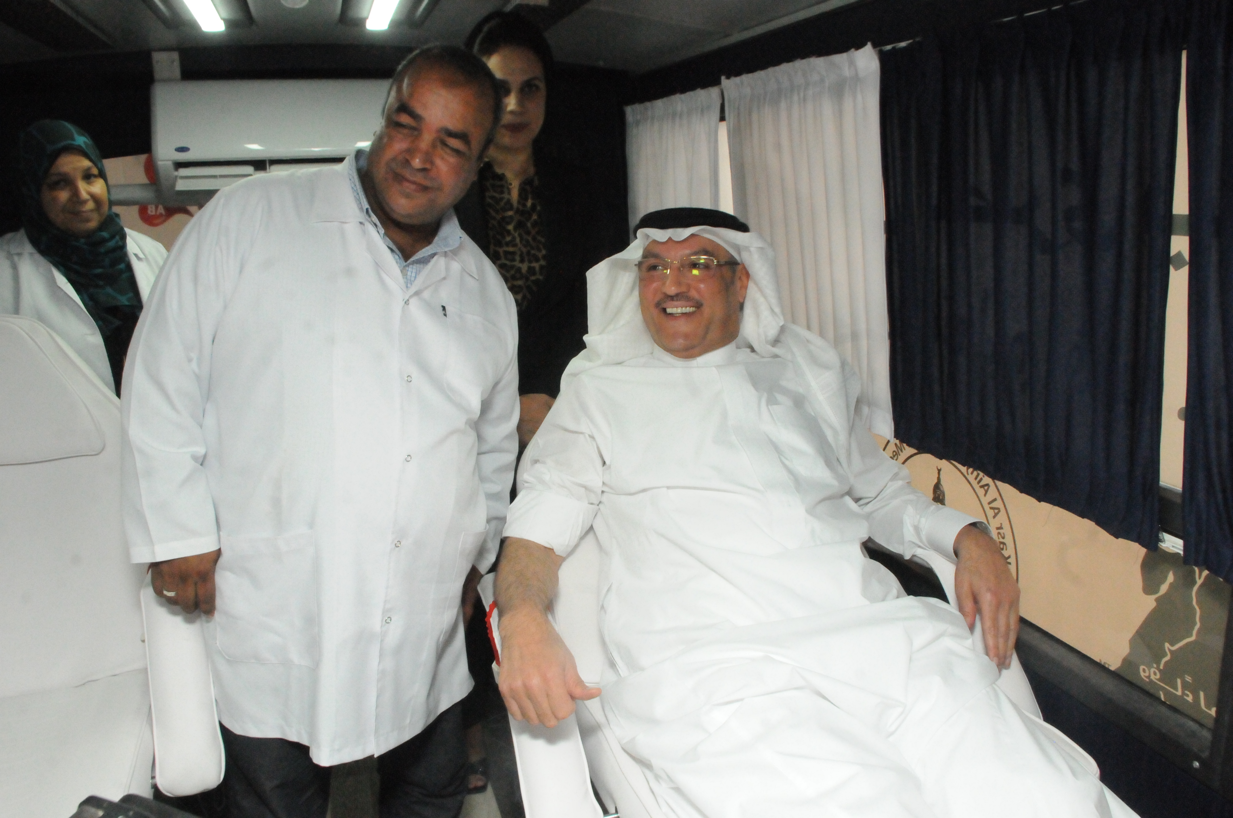     السفارة السعودية بالقاهرة تطلق مبادرة «روابط الدم» تضامنًا مع ضحايا حادث معهد الأورام