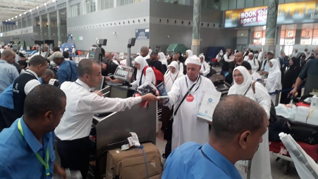   مصر للطيران تسير ١٧ رحلة غدًا لعودة   ٤٠٠٠ حاجًا إلى أرض الوطن
