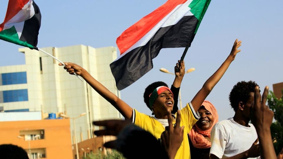   شاهد| الأفراح تعم شوارع السودان بعد الاتفاق على الوثيقة الدستورية