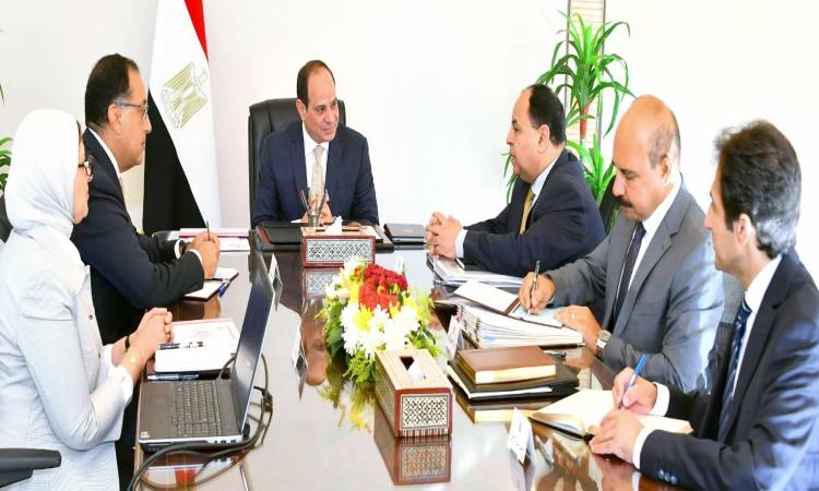   بسام راضى: الرئيس السيسى يبحث تطورات منظومة التأمين الصحى ومبادرة إنهاء قوائم الانتظار