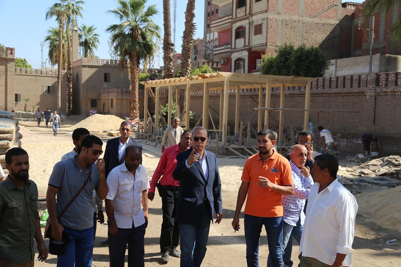   بالصور|| محافظ قنا يتابع أعمال ترميم قصر الأمير يوسف كمال