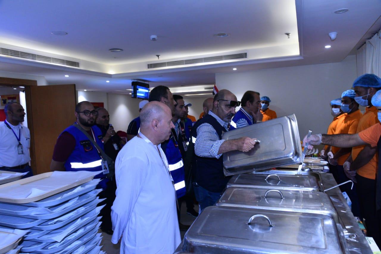   الصحة: «البعثة الطبية للحج» تشن حملة تفتيشية مفاجأة على مطاعم أحد فنادق الحجاج المصريين للتأكد من سلامة الطعام